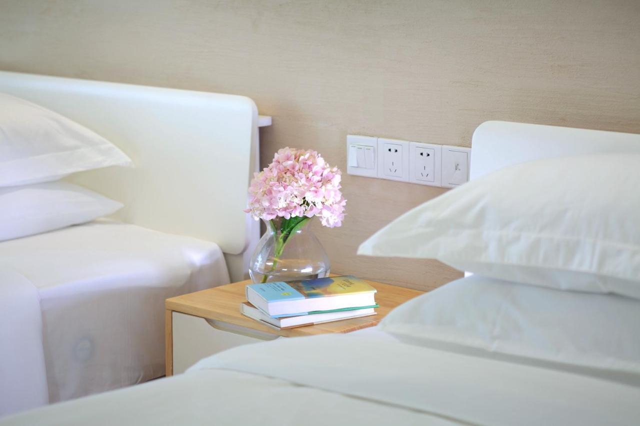 Care Residential Hotel Haikou  Eksteriør billede